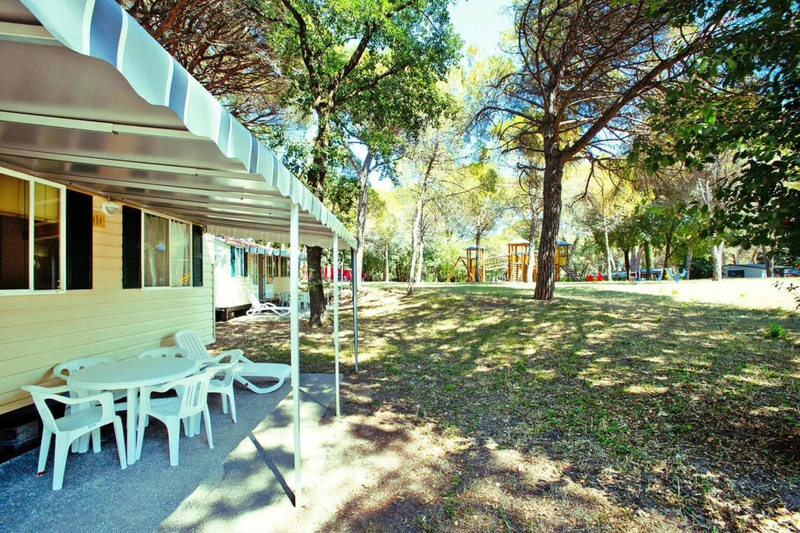 Mobile Homes Belvedere Grado-Green Holiday 5plus1pax-Terrasbalkon
