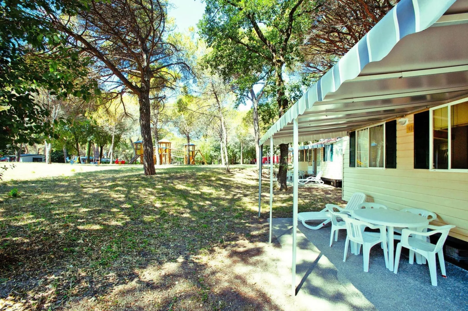 Mobile Homes Belvedere Grado-Green Holiday 5plus1pax-Terrasbalkon