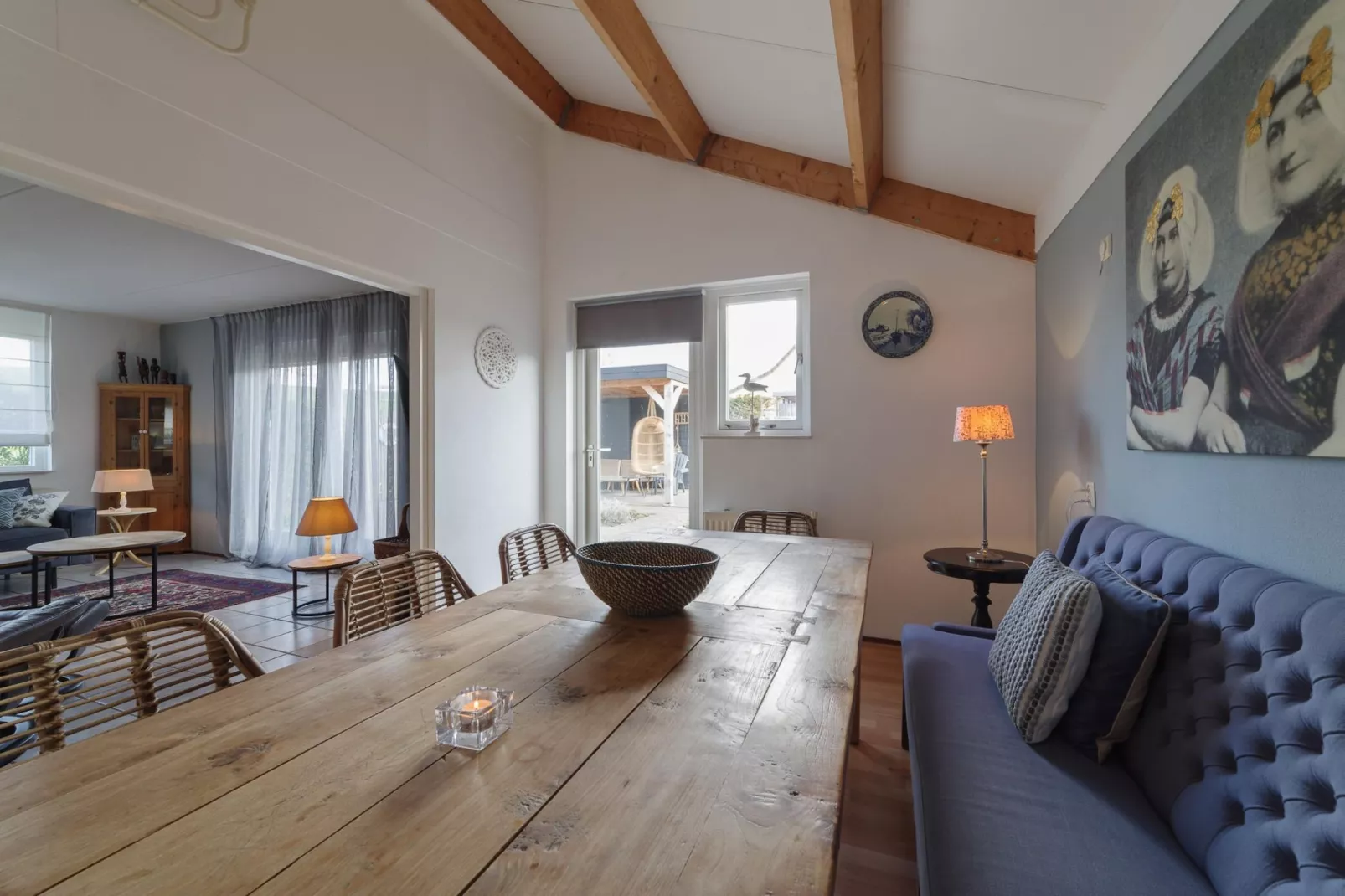 Villapark De Oesterbaai 5-Eetkamer