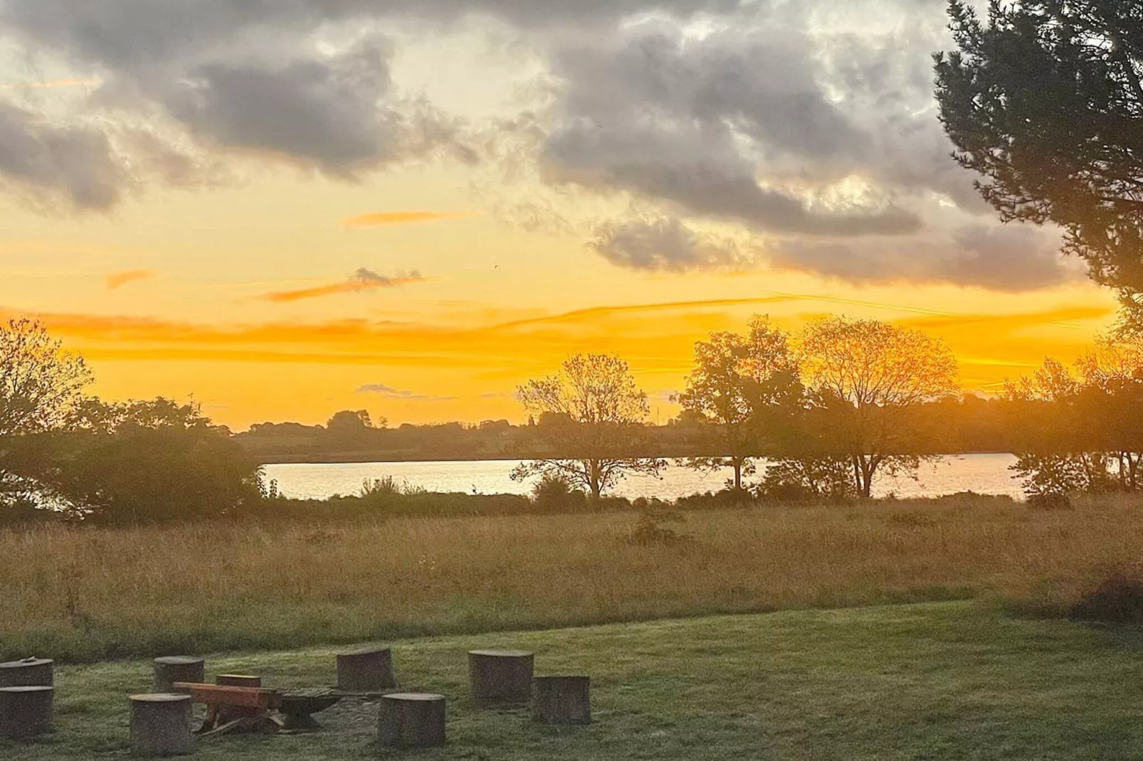 Panoramisch toevluchtsoord in Borgnaes -- By Traum Ferienwohnungen-Buitenlucht