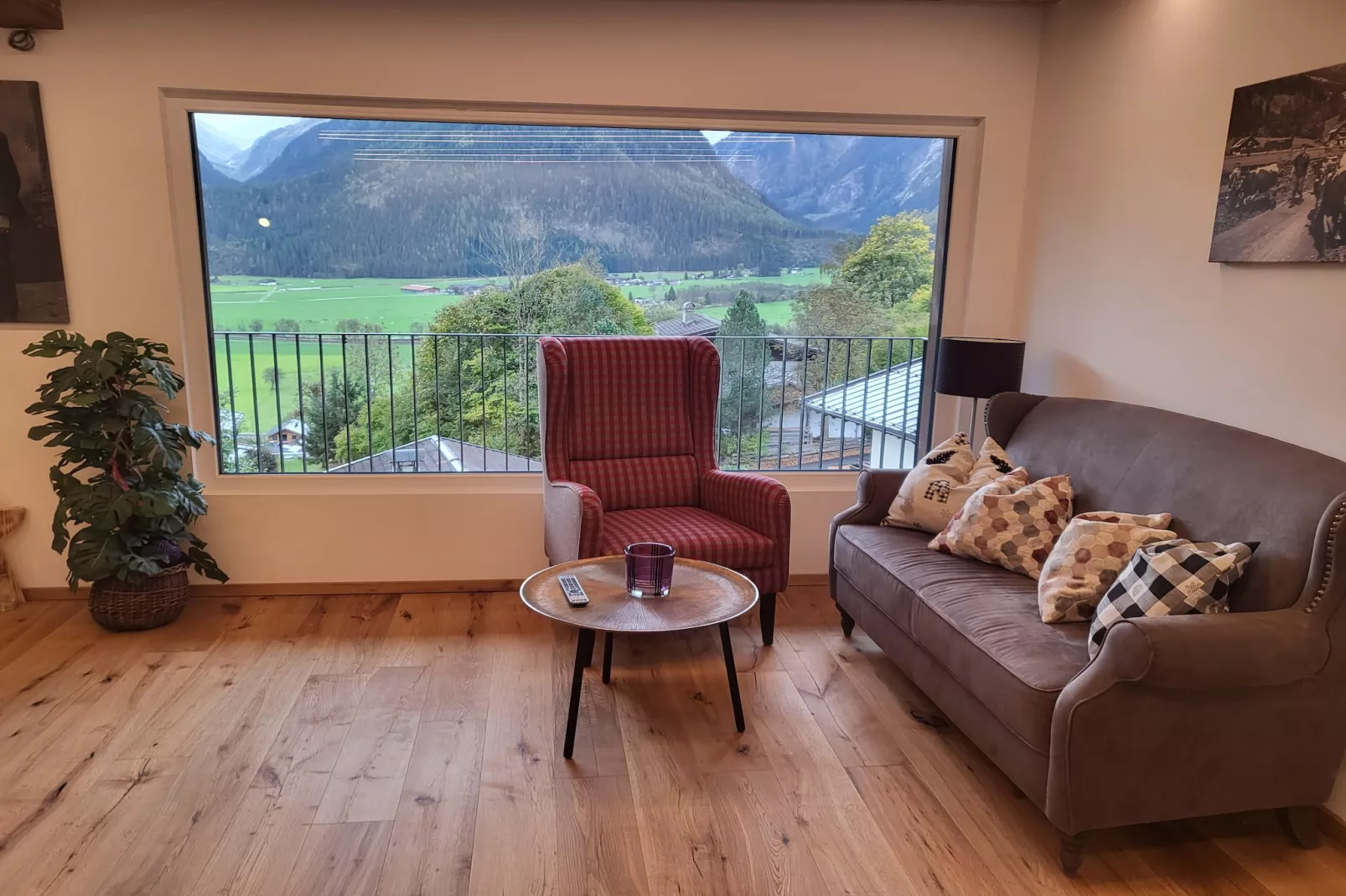 Appartement Tauernfenster-Woonkamer
