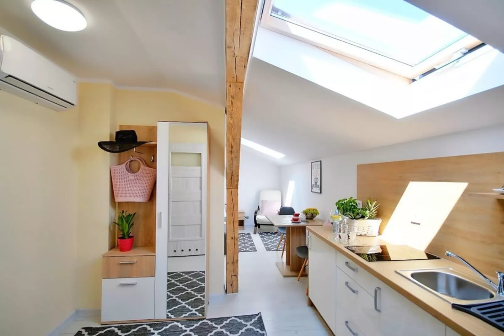 	Studio 2-osobowe nr 2 17 m2 na poddaszu Ustronie Morskie-Keuken