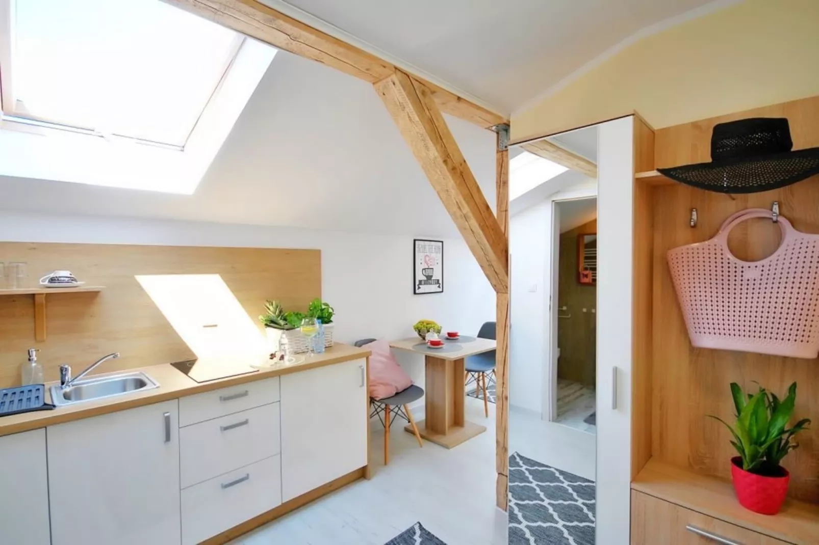 	Studio 2-osobowe nr 2 17 m2 na poddaszu Ustronie Morskie-Keuken