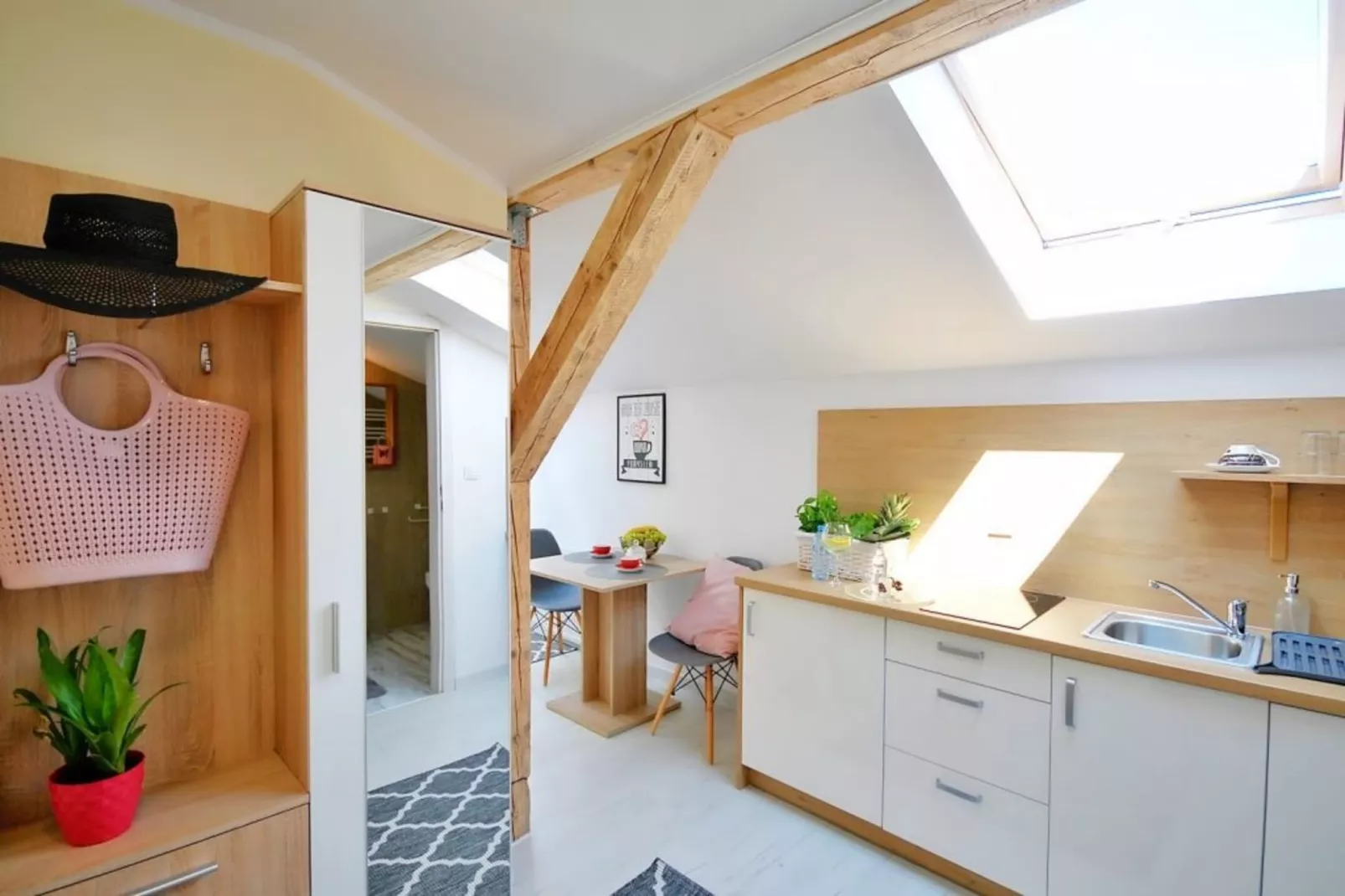 	Studio 2-osobowe nr 2 17 m2 na poddaszu Ustronie Morskie-Keuken