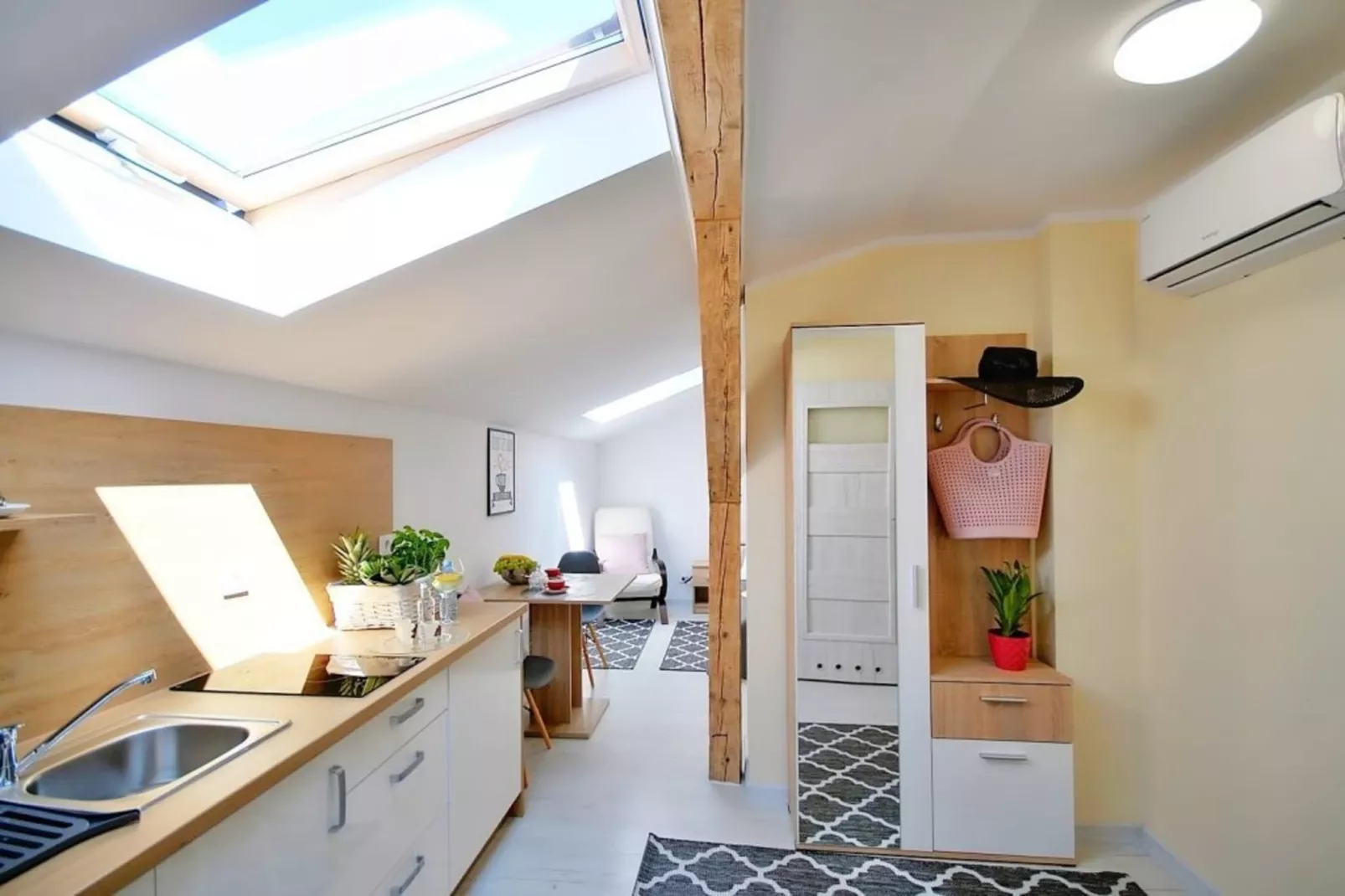 	Studio 2-osobowe nr 2 17 m2 na poddaszu Ustronie Morskie-Keuken