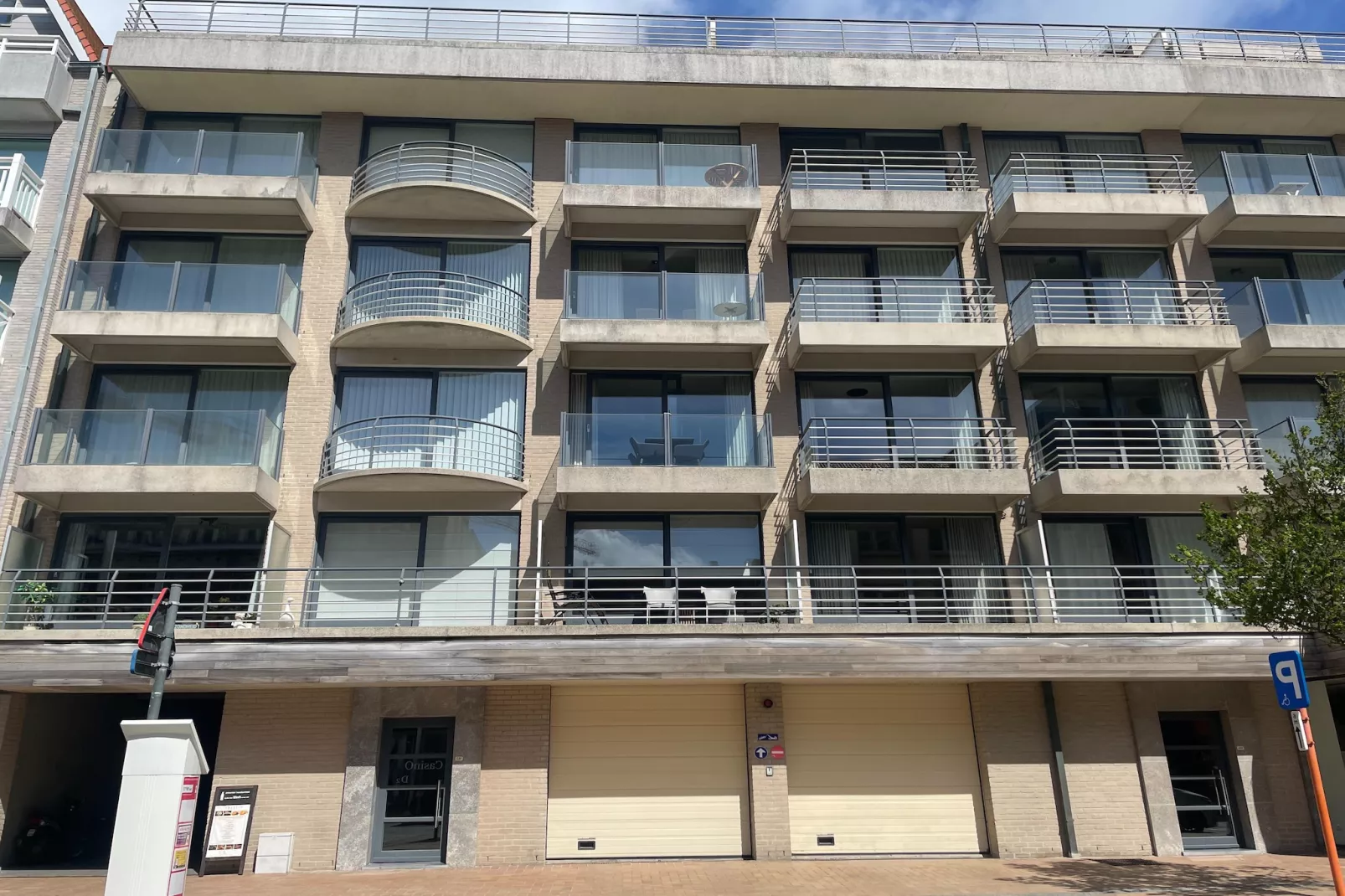 CASINO D2-Buitenkant zomer