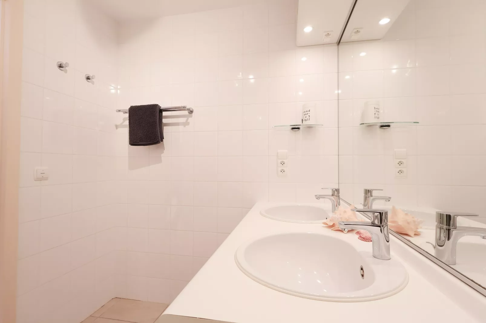 PLAZA A1/A1A02-Badkamer
