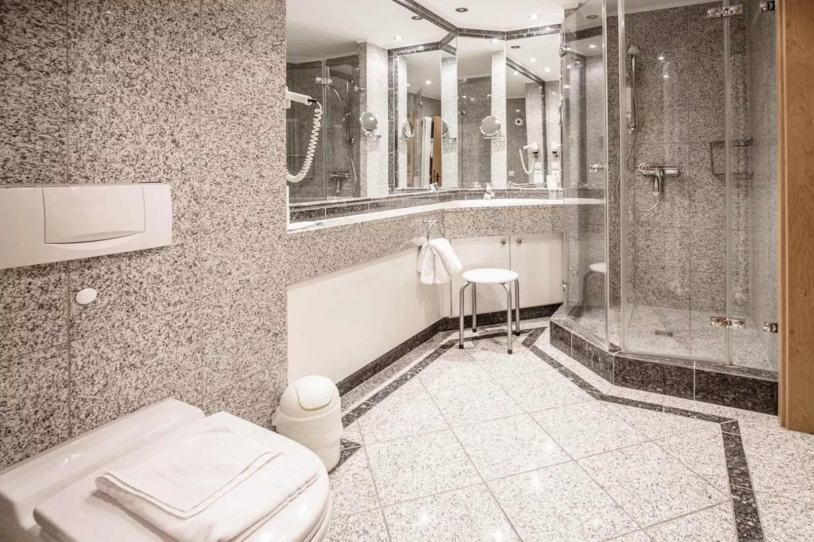 DP 3-6 EG/OG/DG 5 Personen-Badkamer