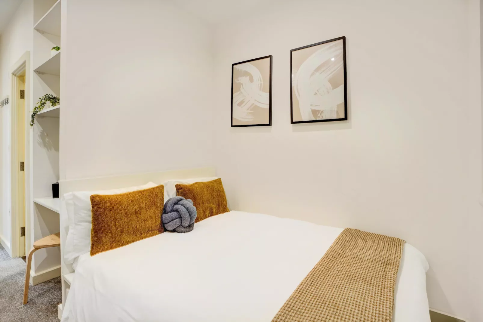 Kingston Luxe Suites Riverside Apartment Belvilla  Deluxe