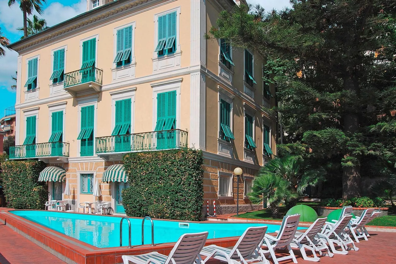 Residence Miramare Imperia - M4S / M4U / BX4-Zwembad