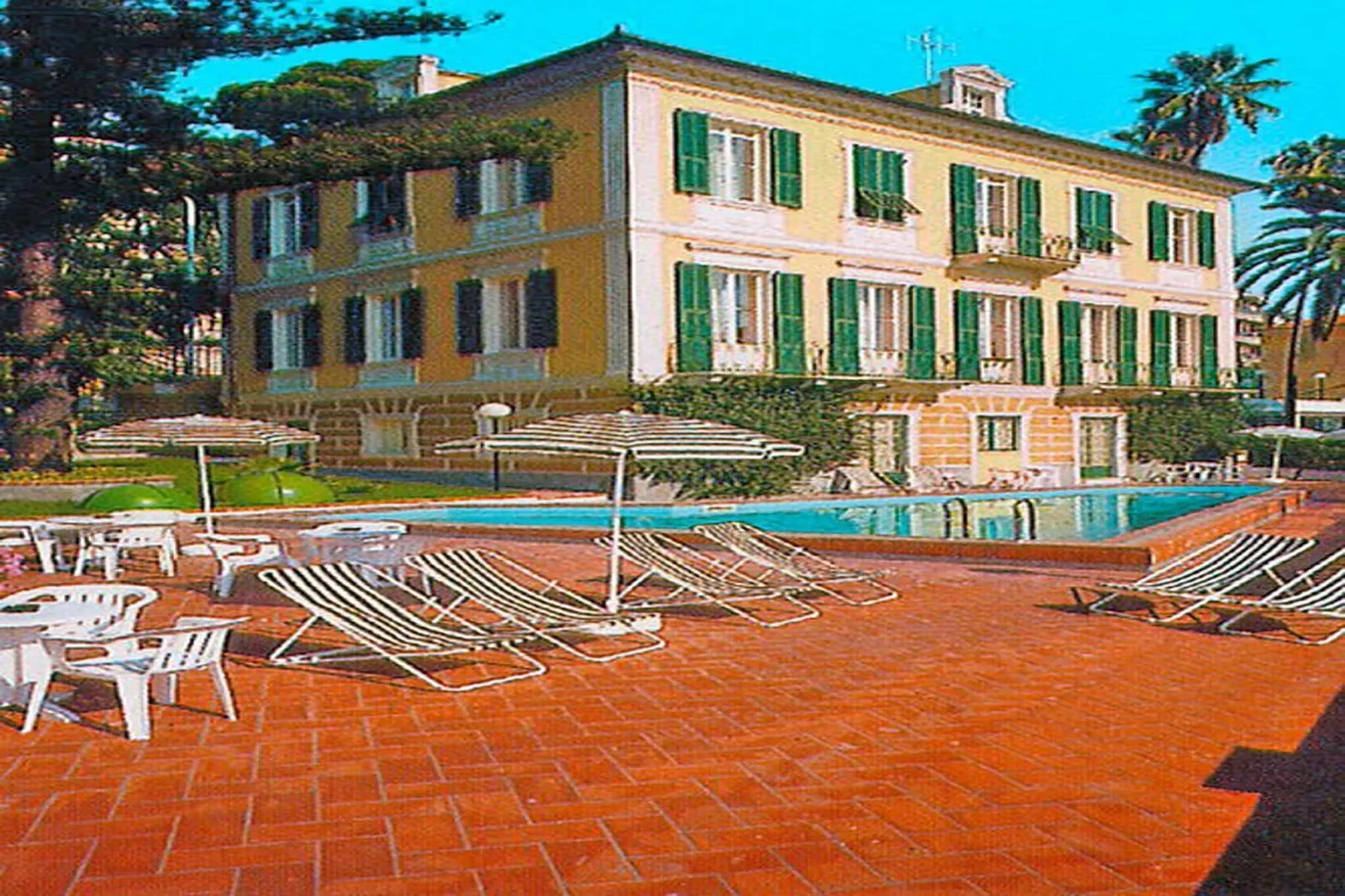 Residence Miramare Imperia - M4S / M4U / BX4-Zwembad