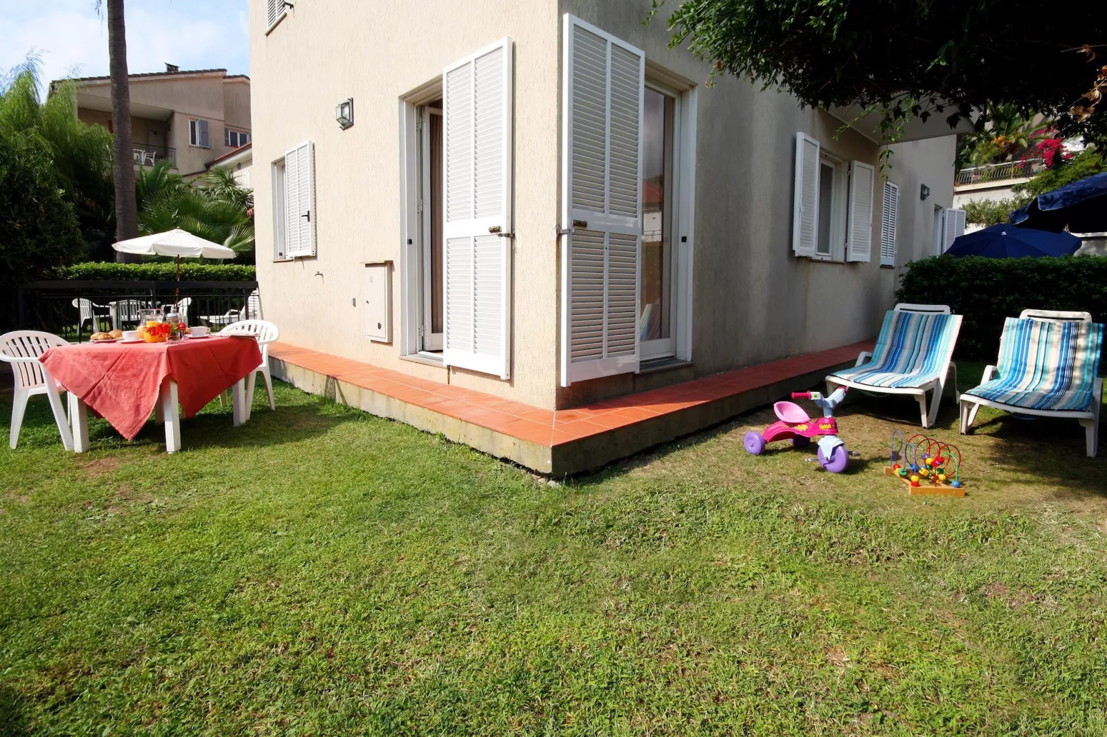 RESIDENCE LA MERIDIANA A TWO-ROOM APT 4 PAX BK/TERRACE/GARDEN - B401-Tuinen zomer