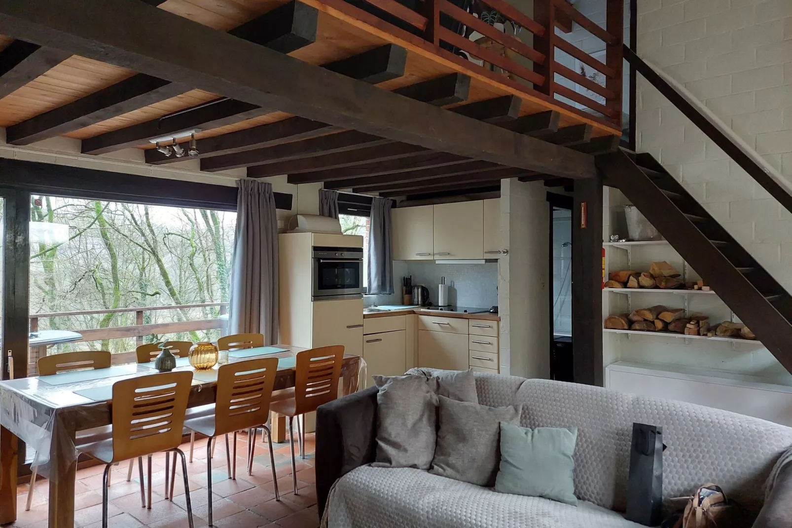 Fijne vakantiewoning in Hastière met een tuin