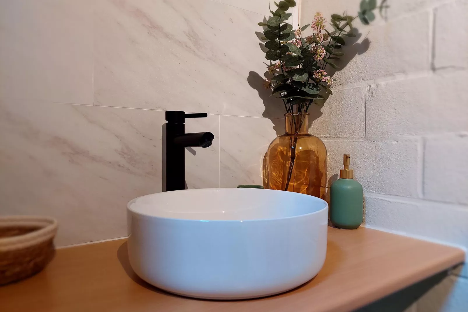 Fijne vakantiewoning in Hastière met een tuin-Badkamer
