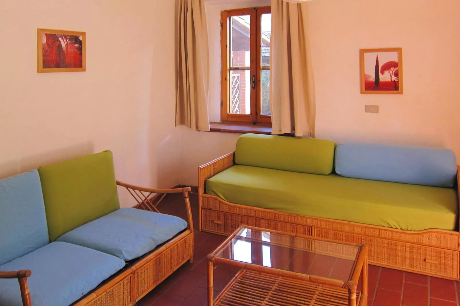 Ferienanlage Azienda Canova Seconda Marina di Grosseto EG  oder EG u OG Nebengebäude Gartenanteil-Woonkamer