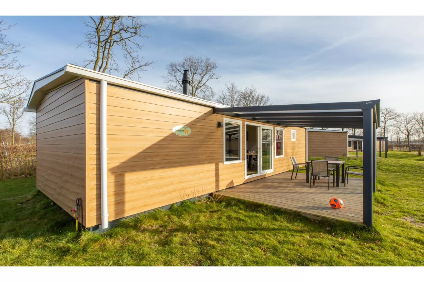 Chalet - Camping de Duinhoeve 'Bosdier'-Buitenkant zomer