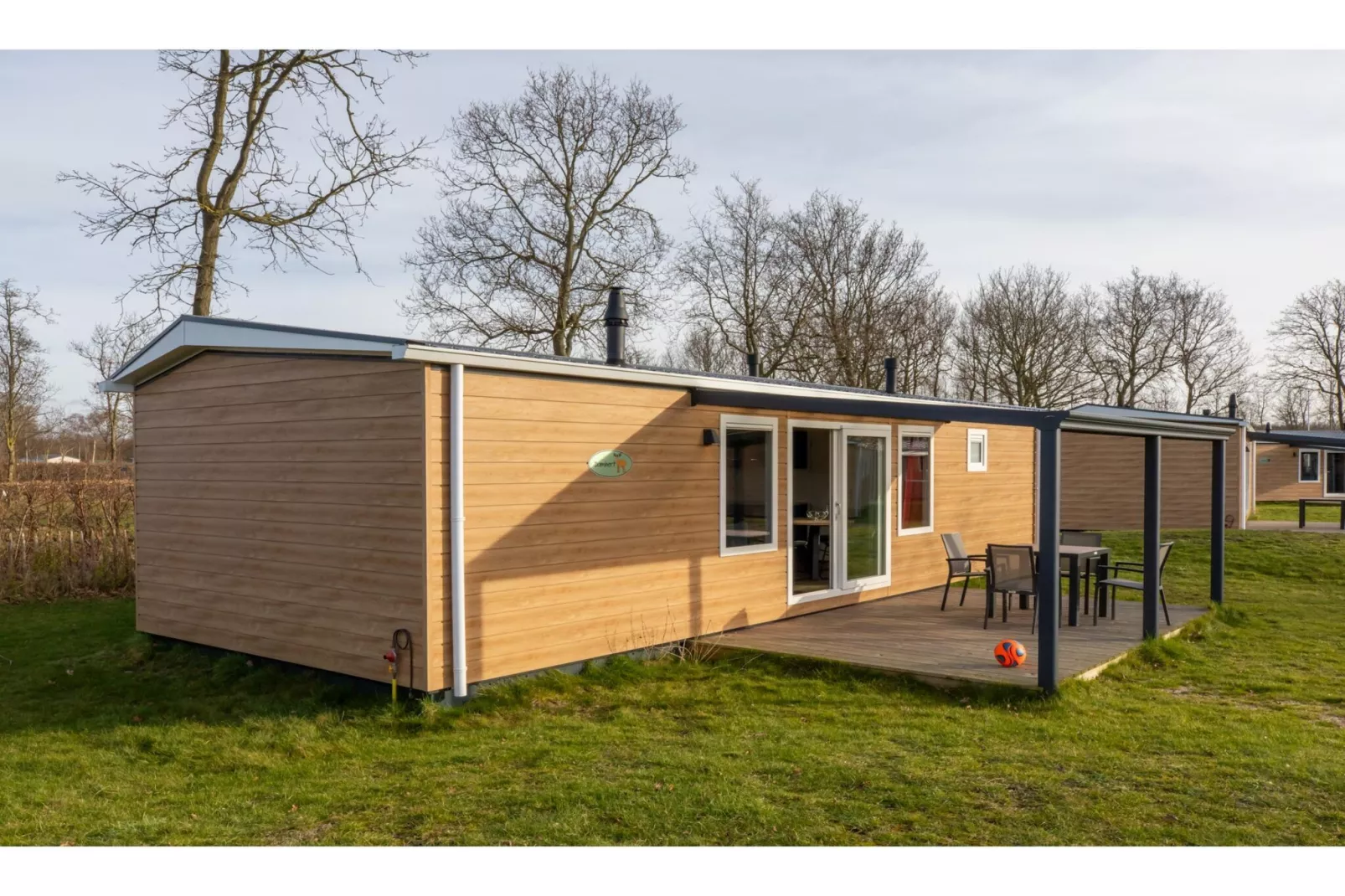 Chalet - Camping de Duinhoeve 'Bosdier'-Buitenkant zomer