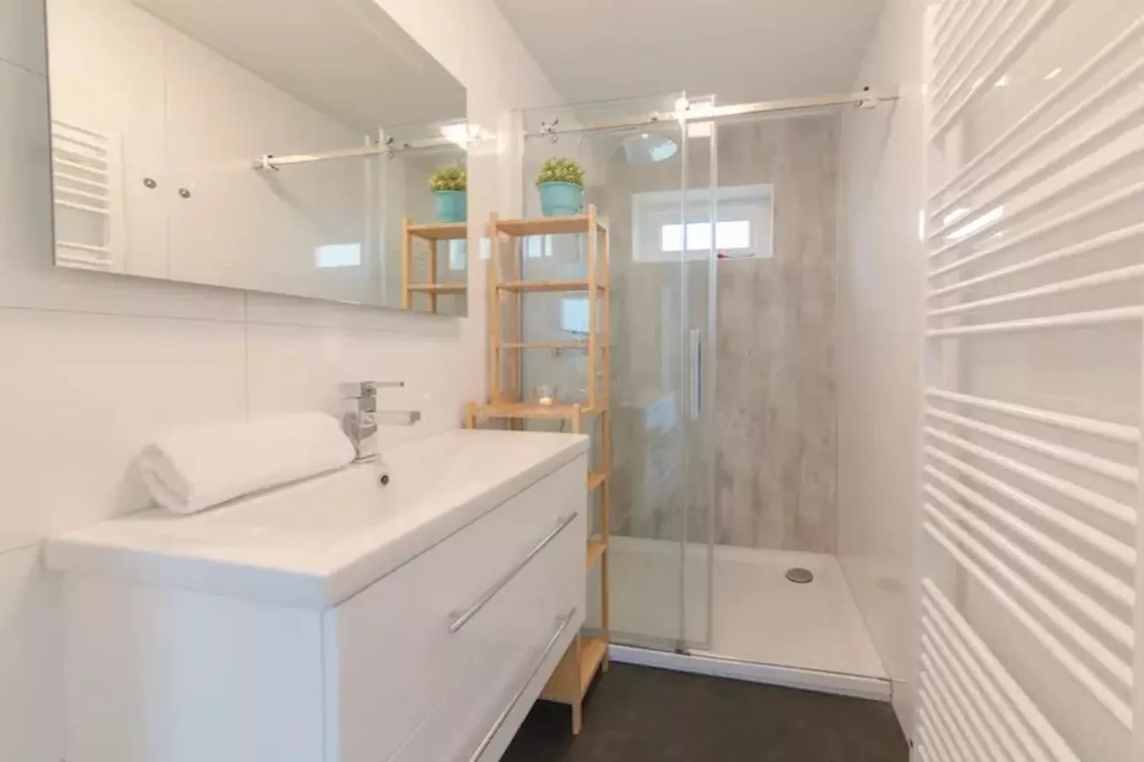 Water Resort Oosterschelde 18A-Badkamer