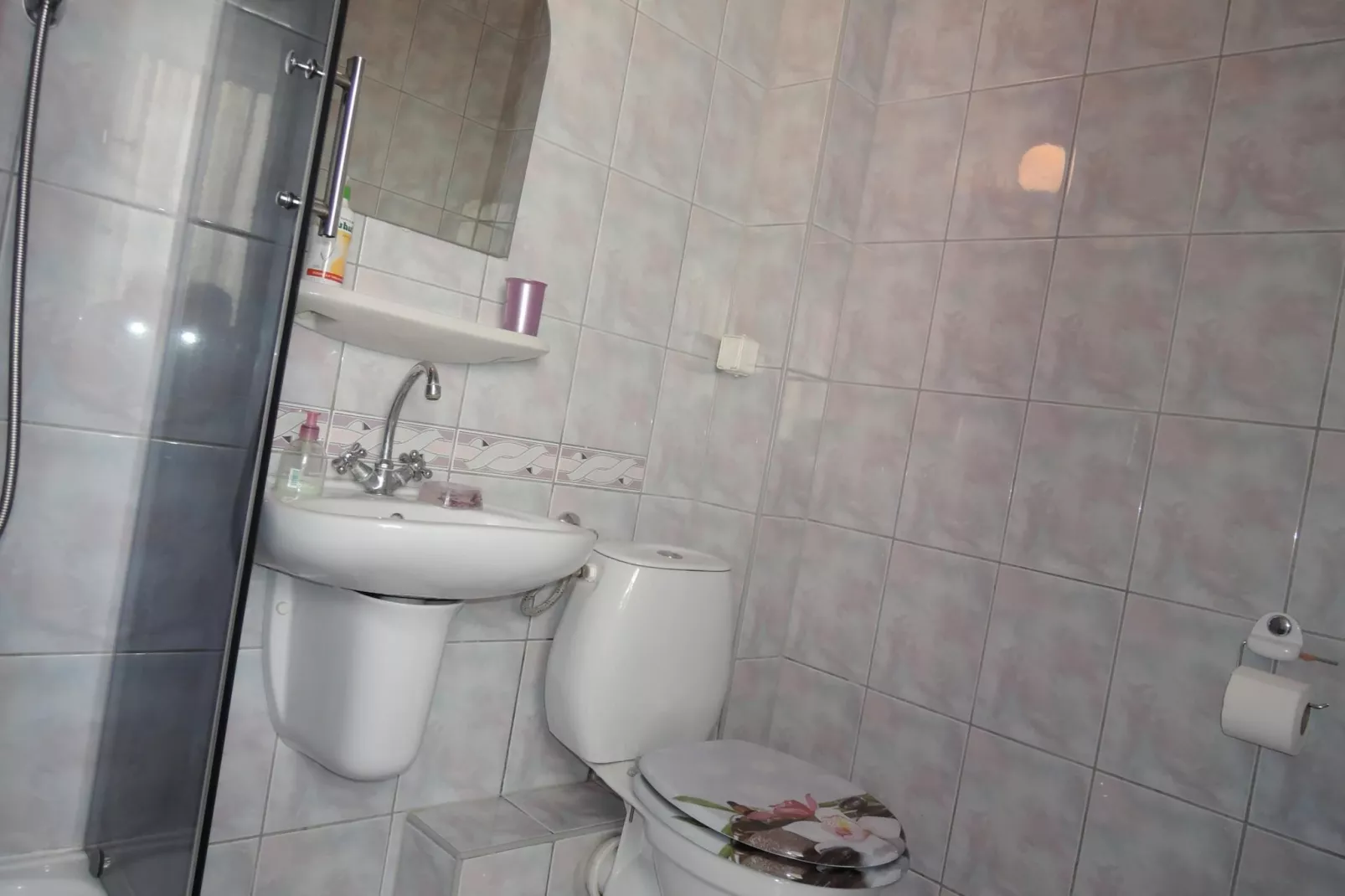 Dwójka fioletowa I piętro-Badkamer