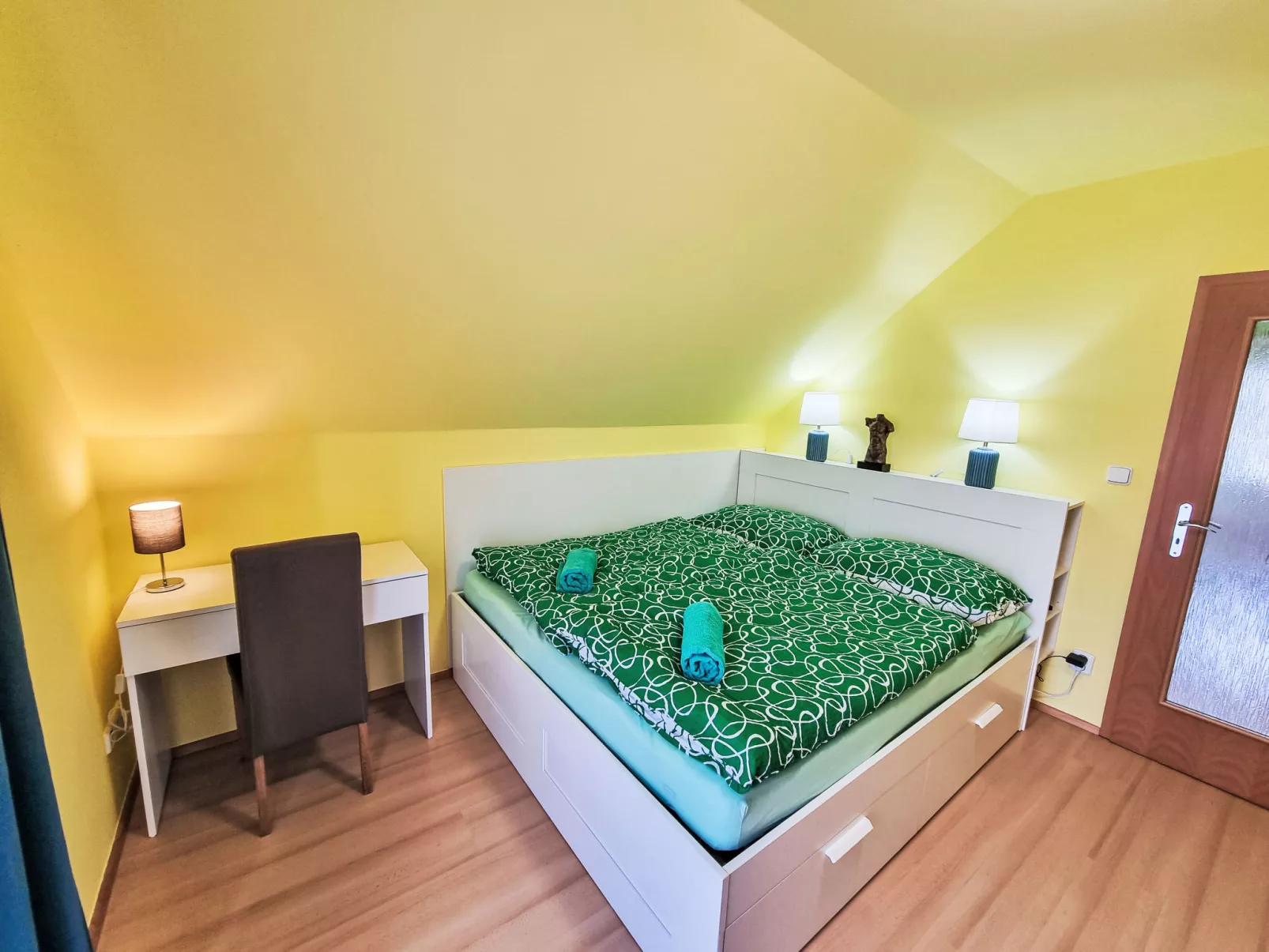 Garden & Terrace Villa-Binnen
