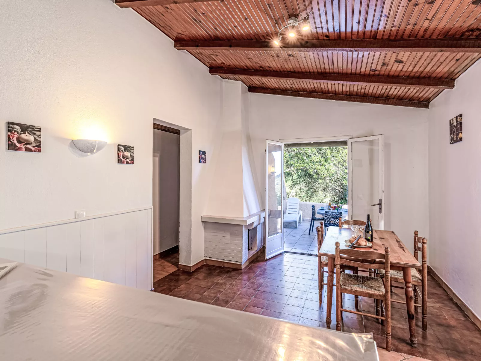 Casa Cala Rossa-Binnen