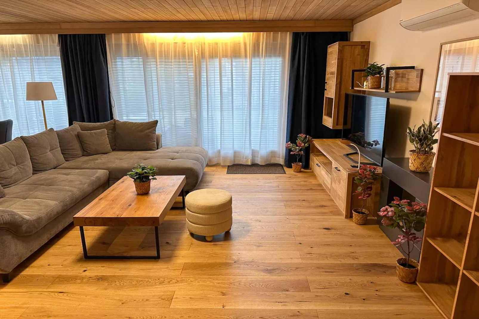 Apartment 2 - ILAN  6 P-Woonkamer