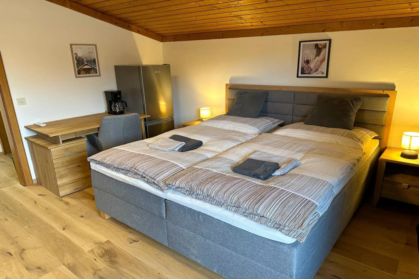 Doppelzimmer 3 - TONY in Saalfelden-Pinzgau-Slaapkamer