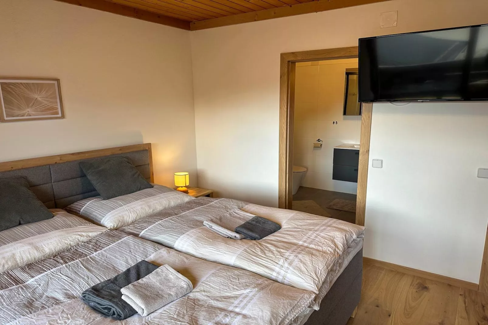 Doppelzimmer 3 - TONY in Saalfelden-Pinzgau-Slaapkamer