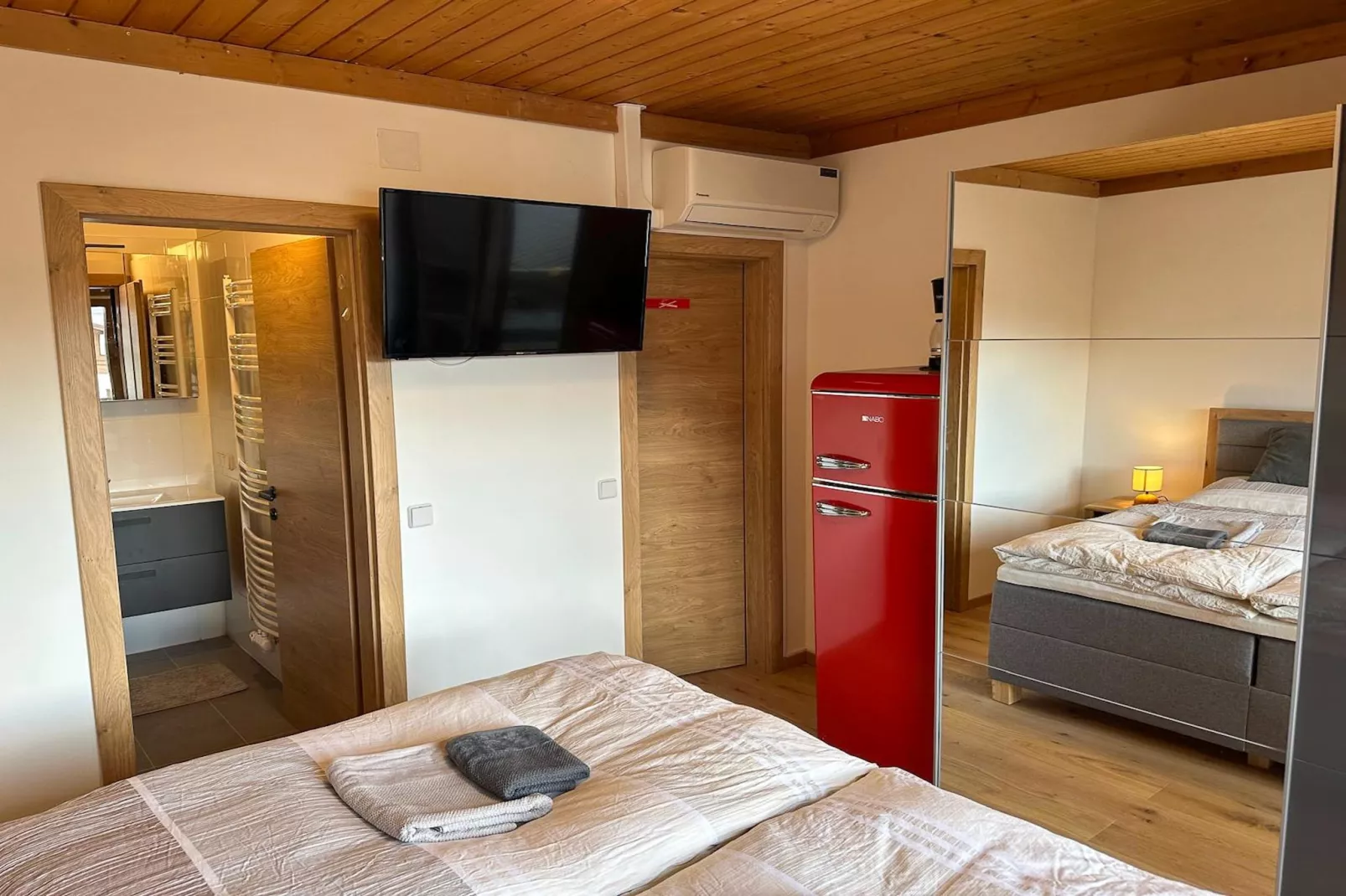 Doppelzimmer 3 - TONY in Saalfelden-Pinzgau-Slaapkamer