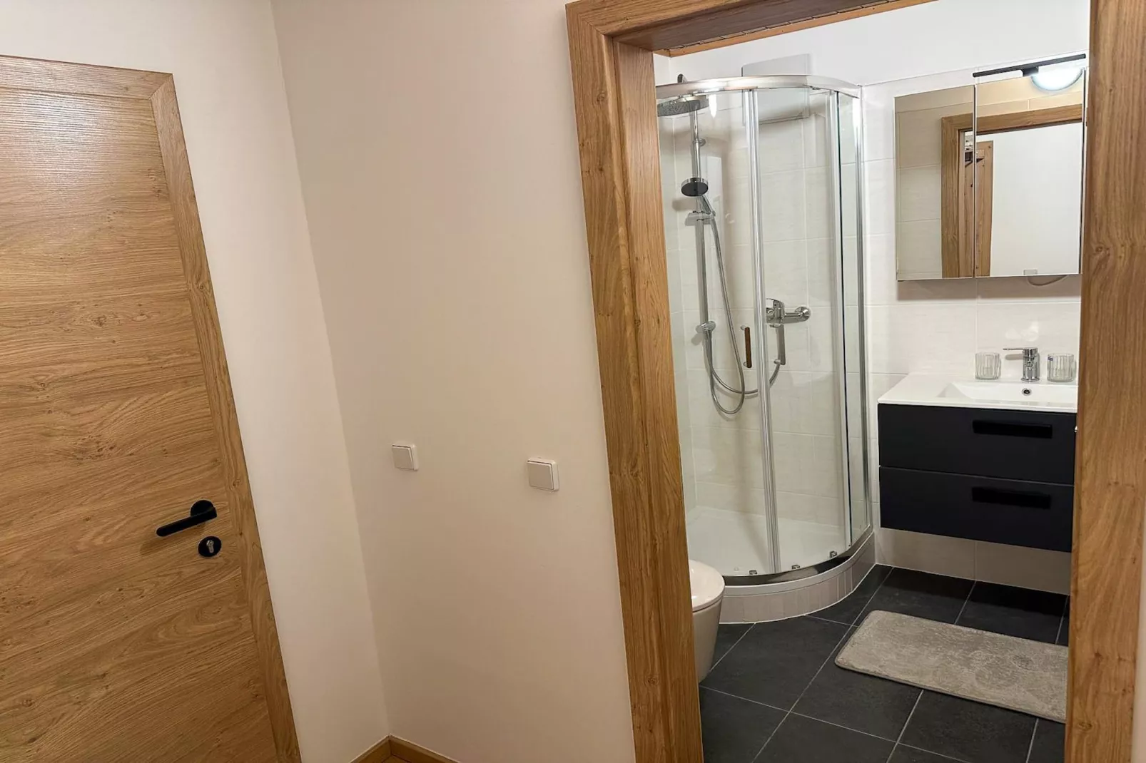 Doppelzimmer 3 - TONY in Saalfelden-Pinzgau-Badkamer