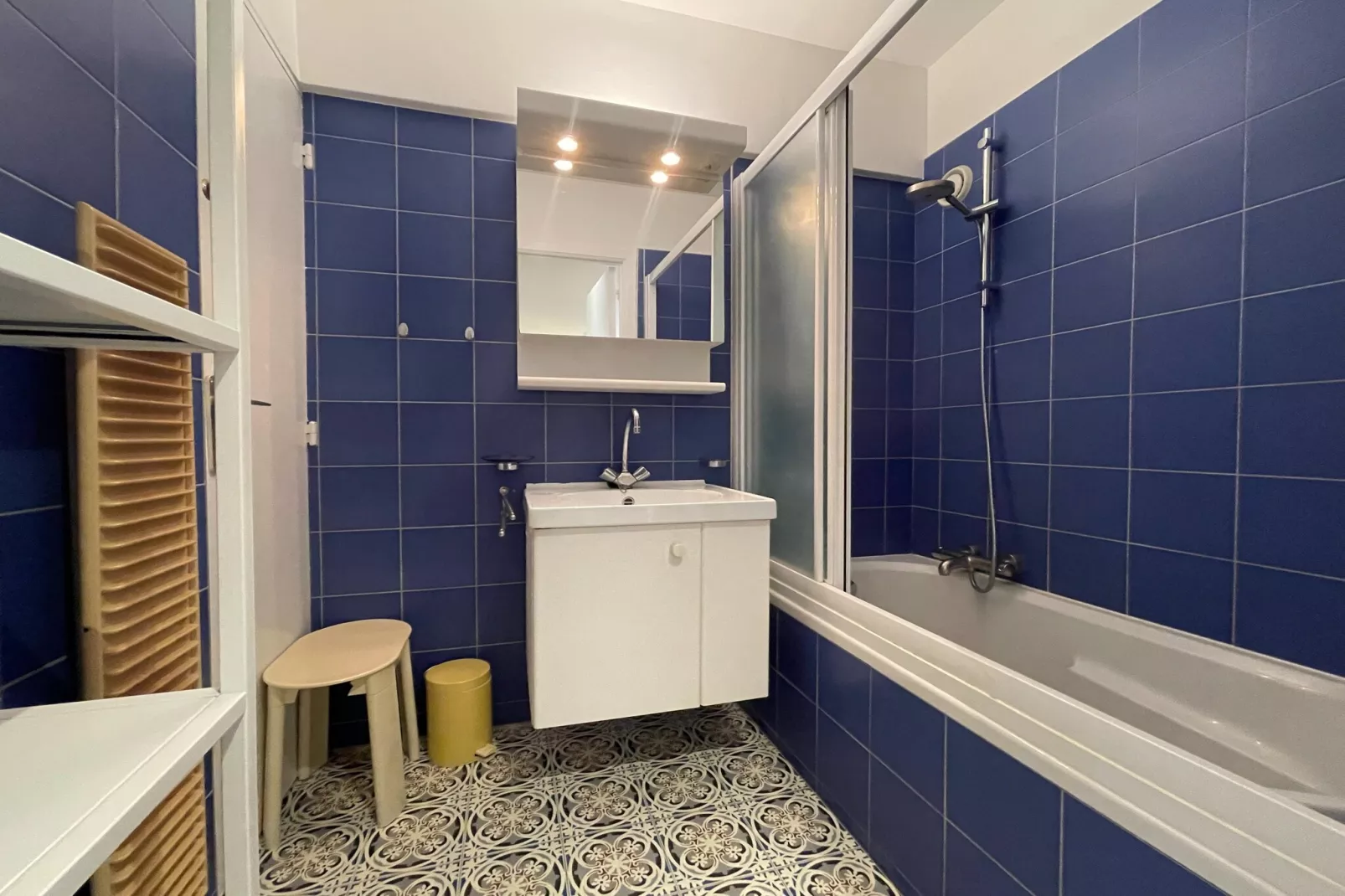 SIRENUSE I EN II I/0404 Rechtse lift-Badkamer
