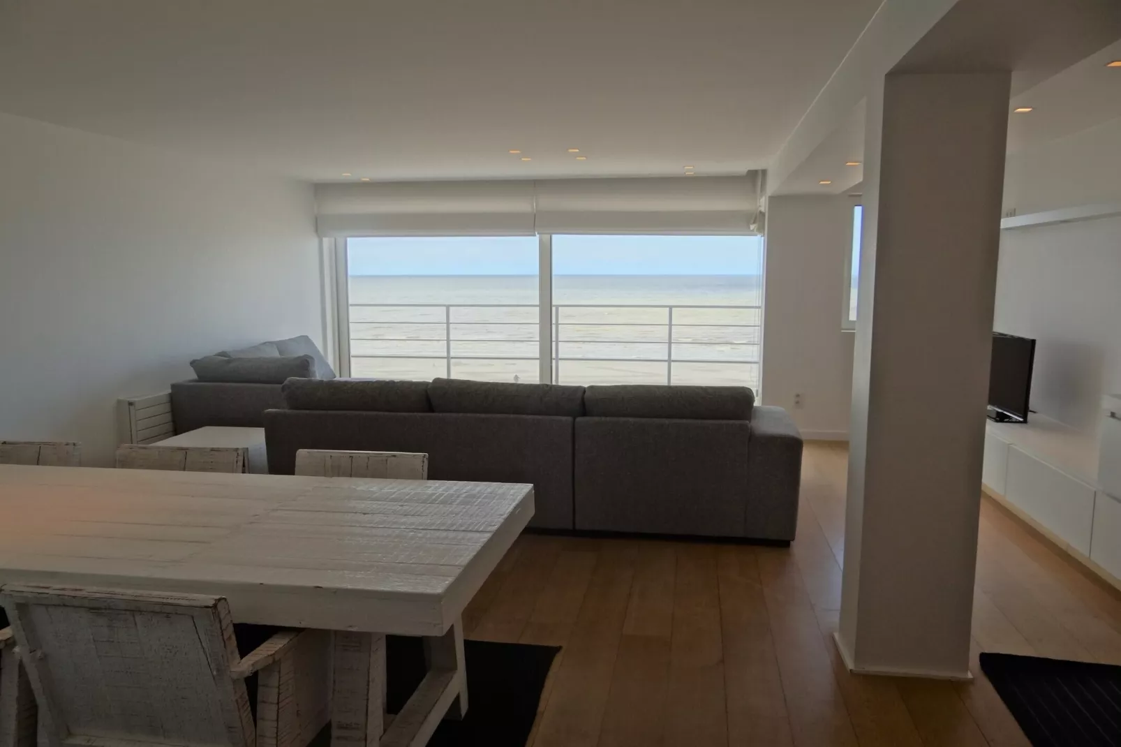 SUN BEACH I-Eetkamer