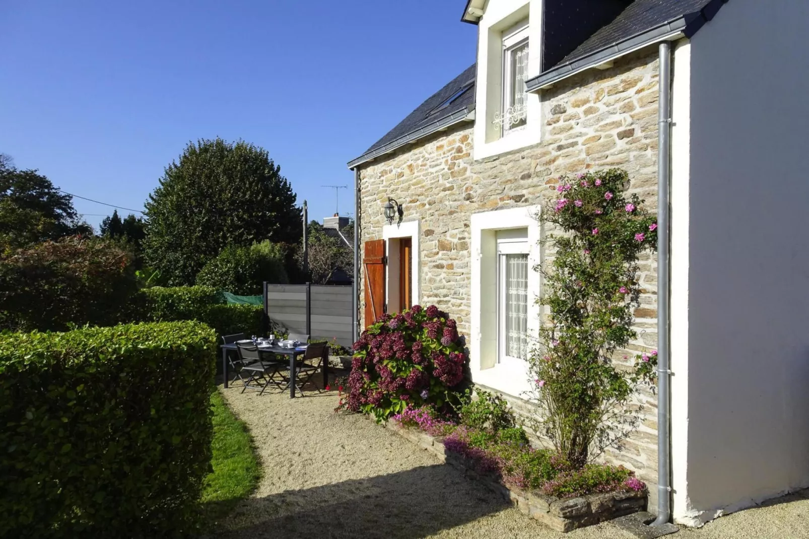 Holiday home La Forêt-Fouesnant-Buitenkant zomer