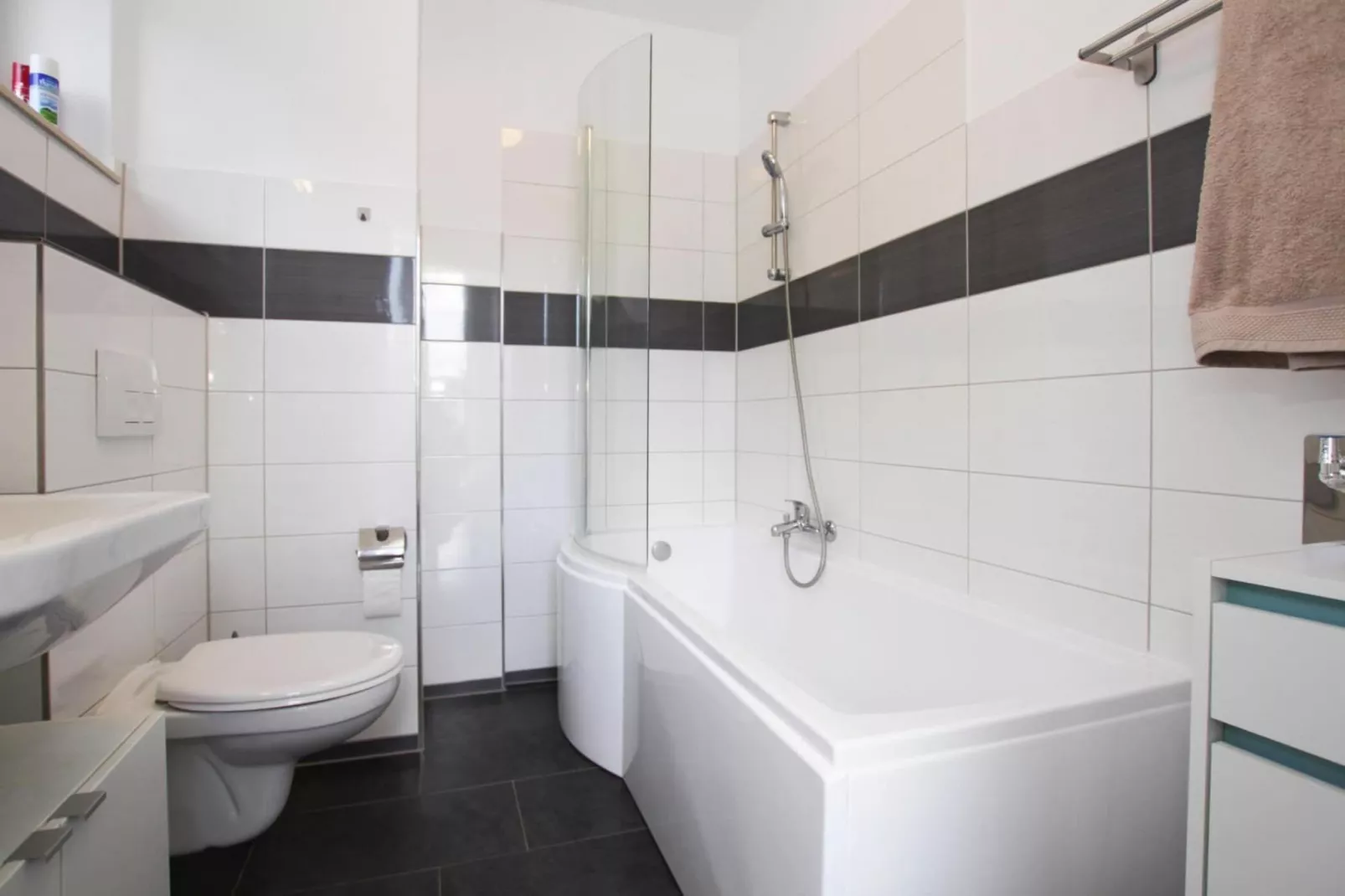Nummer 1 Dania-Badkamer