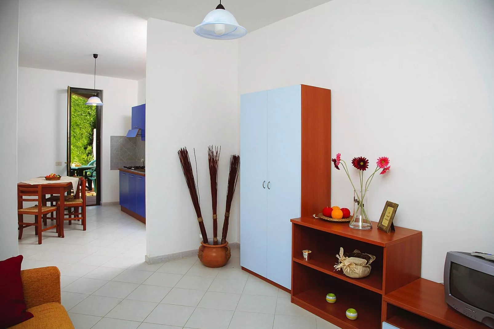 Apartments Dolcestate, Campofelice di Rocce-Bilo 2/4 pax-Woonkamer