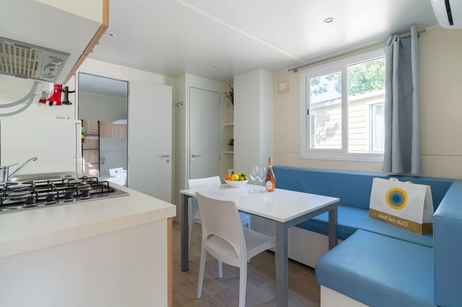 Rimini Family Village Viserba Rimini - Lodge 4 plus 1 pax-Eetkamer