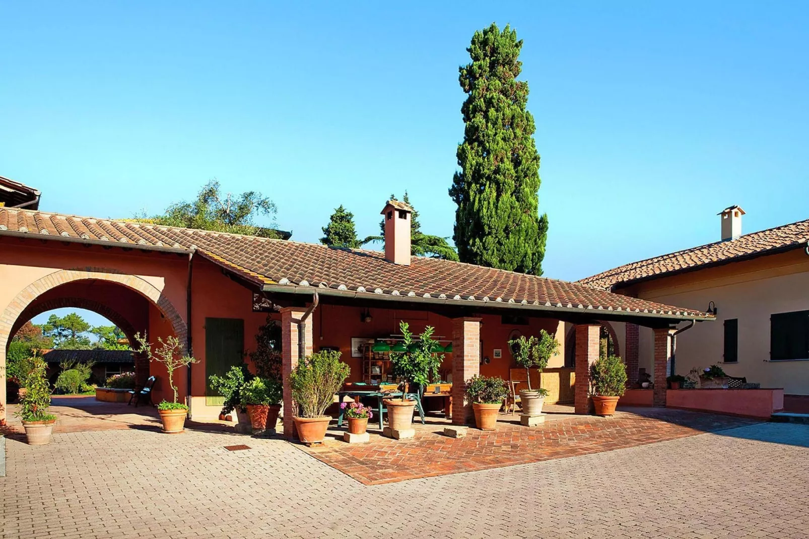 Agri-tourism Borgo Pinete, Pinete Fucecchio-Trilo, Typ 4, 1-6 Pax-Gebieden zomer 1km