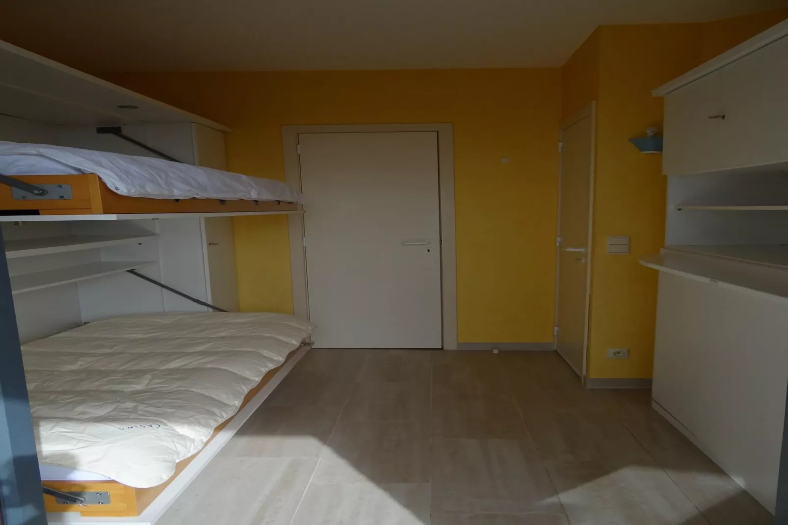 CASINO AB B0701GAR-Slaapkamer