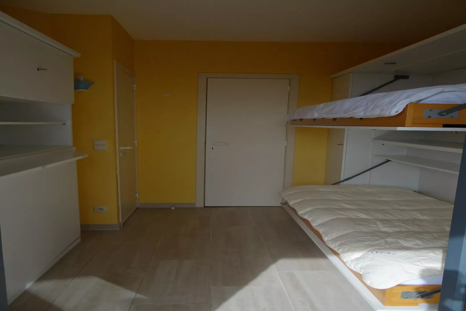 CASINO AB B0701GAR-Slaapkamer