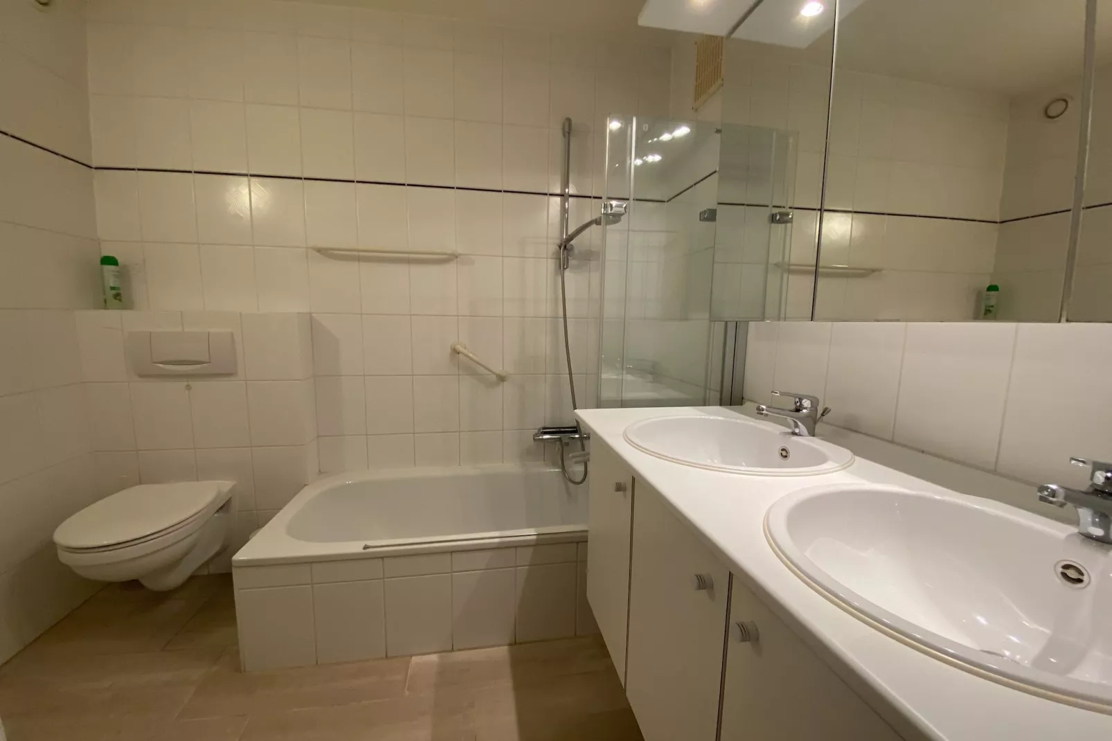 CASINO AB B0701GAR-Badkamer