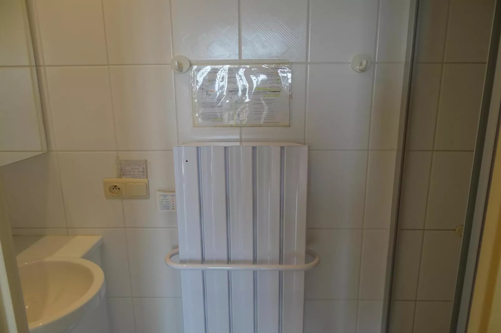 CASINO AB B0701GAR-Badkamer