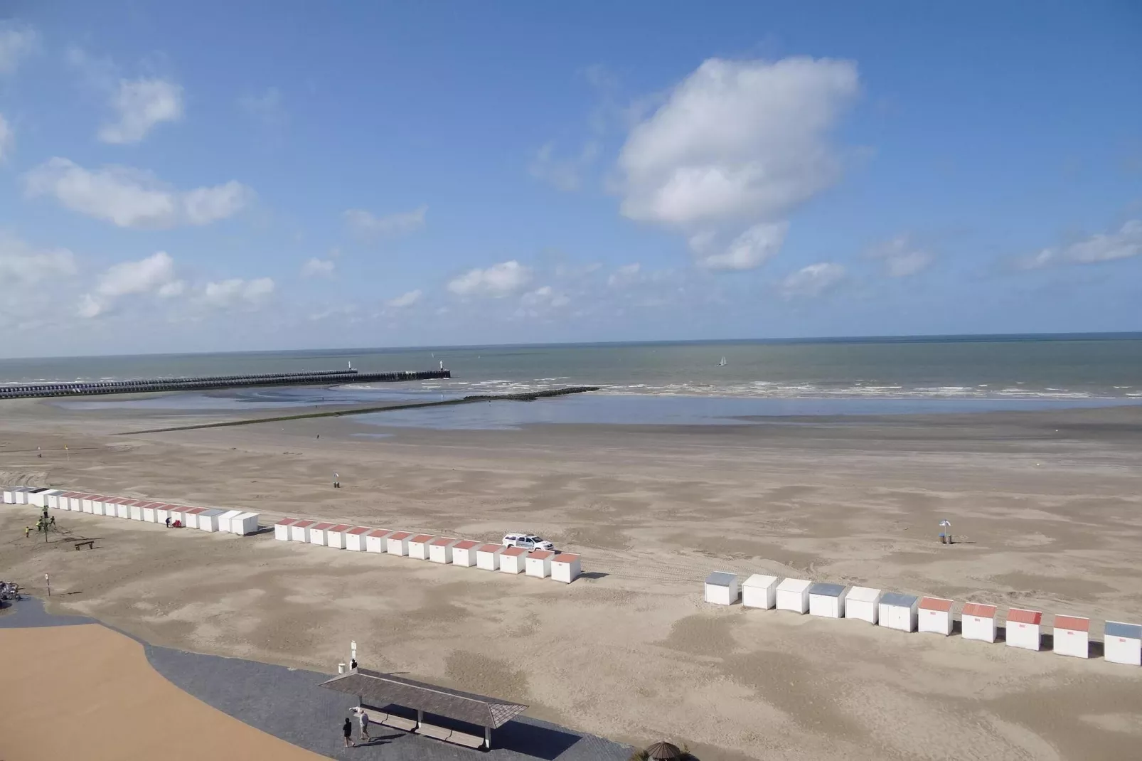 CASINO AB B0701GAR-Uitzicht zomer