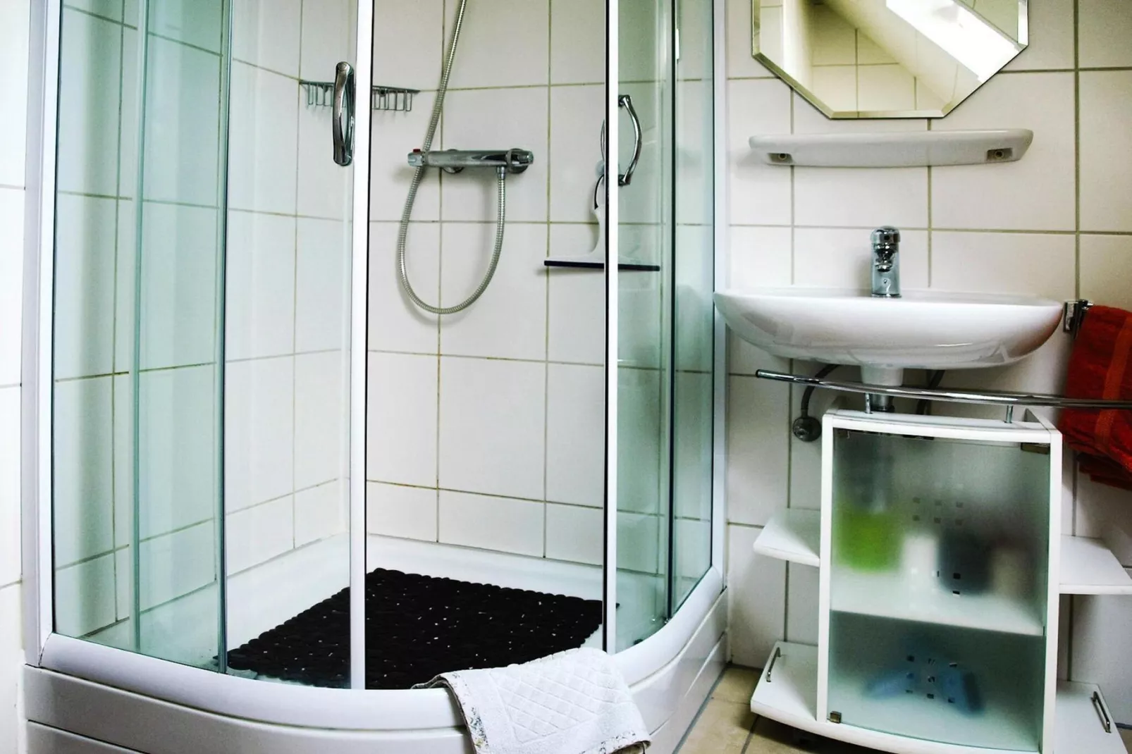 Reihenhaus Neßmersiel-Badkamer