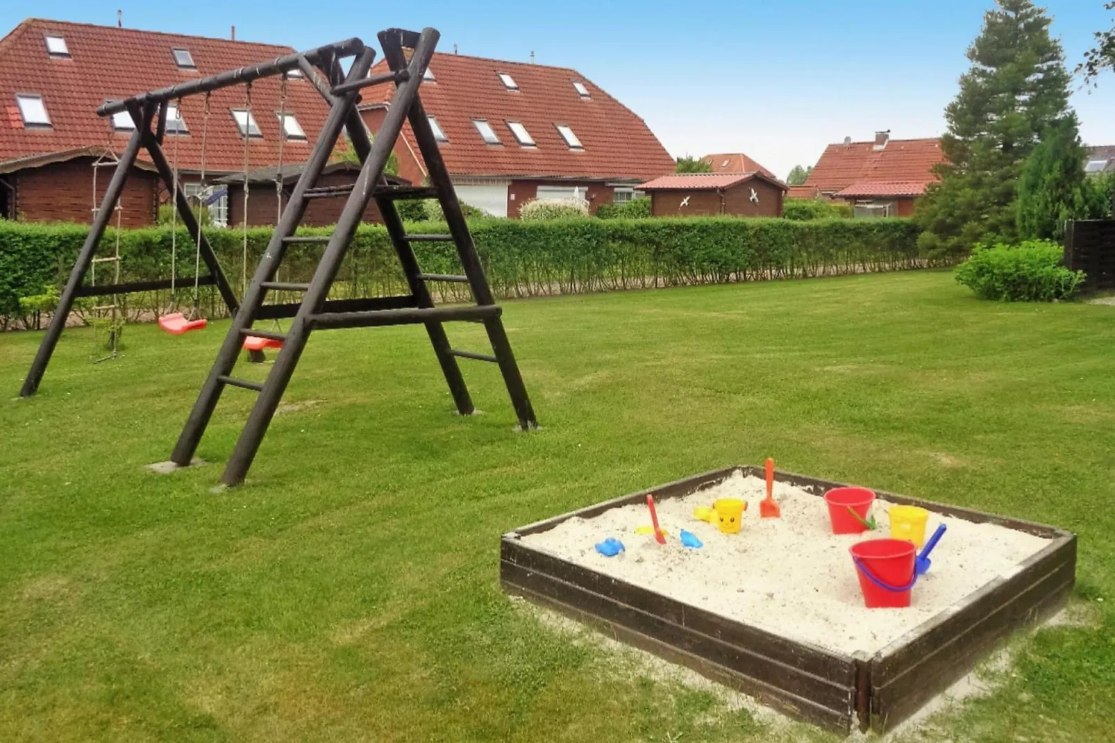 Reihenhaus Neßmersiel-Tuinen zomer