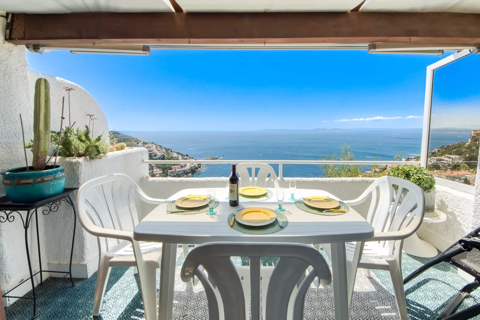 IBIZA BRAMER 11  Canyelles Roses-Terrasbalkon