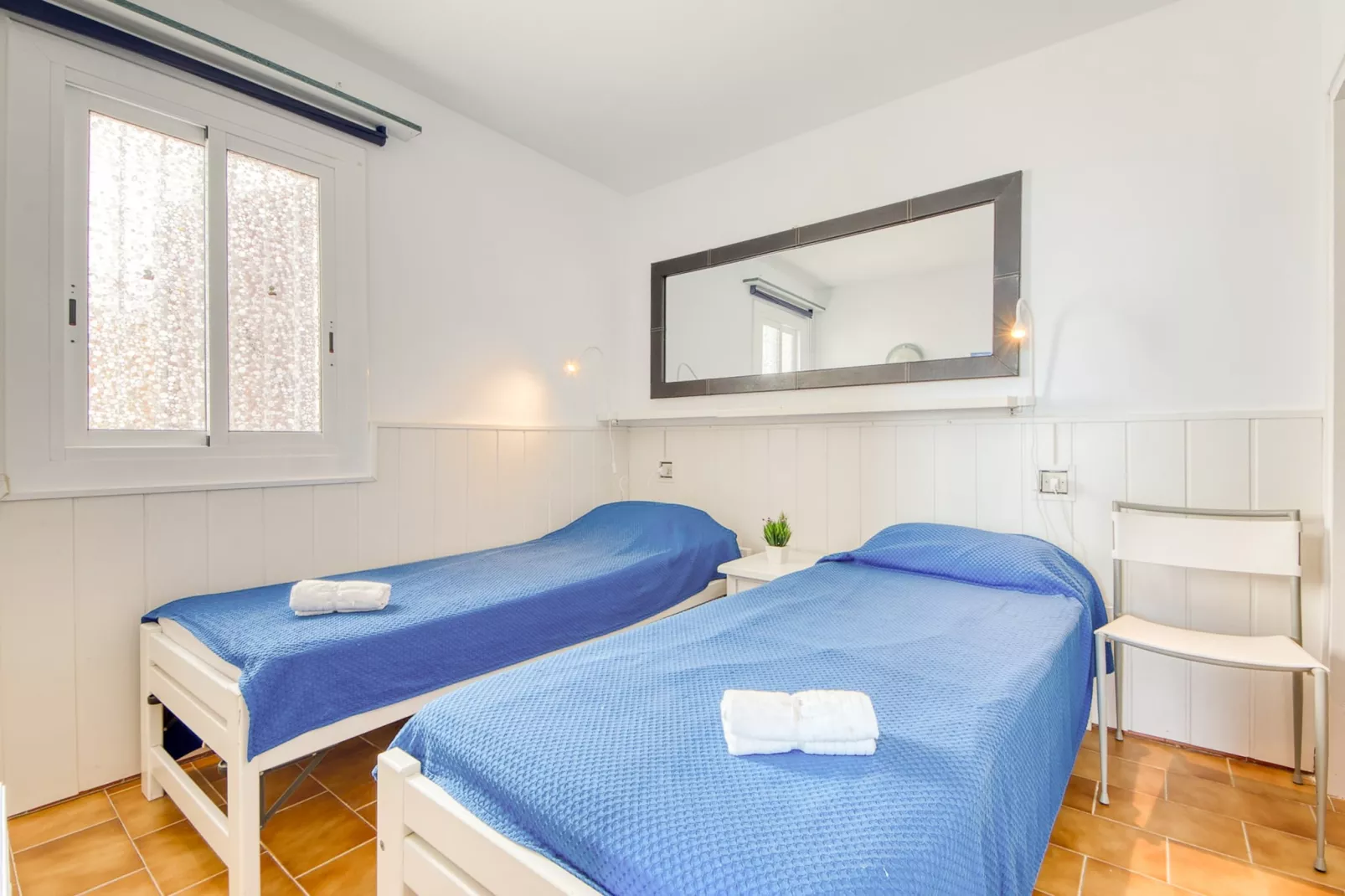 IBIZA BRAMER 11  Canyelles Roses-Slaapkamer