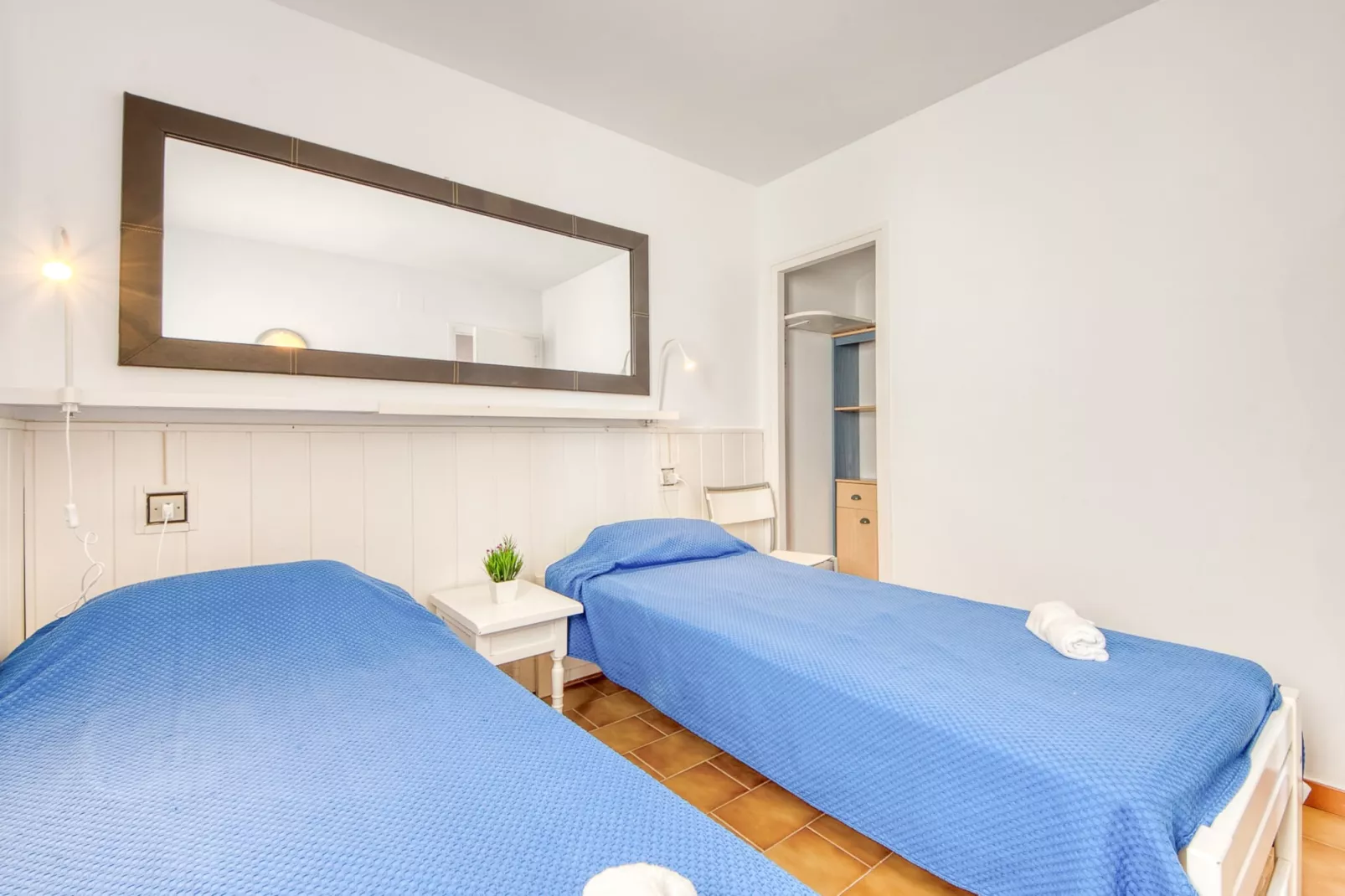 IBIZA BRAMER 11  Canyelles Roses-Slaapkamer