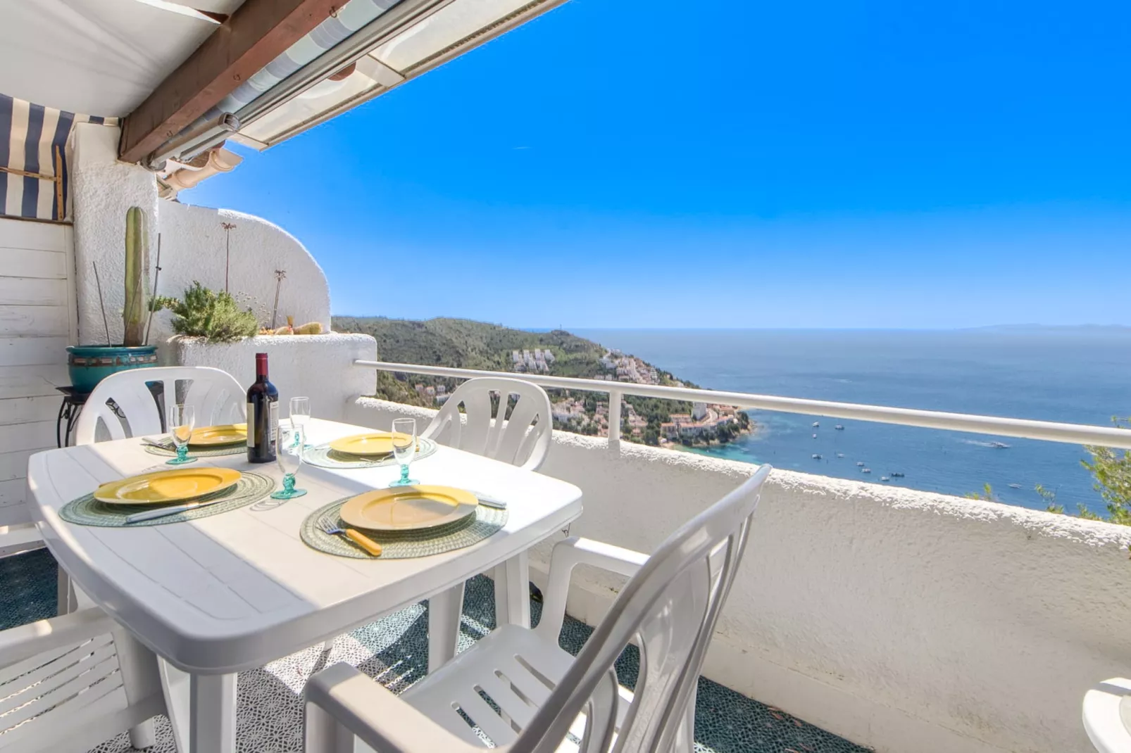 IBIZA BRAMER 11  Canyelles Roses-Terrasbalkon