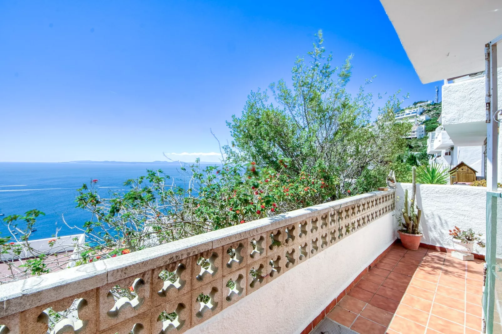 IBIZA BRAMER 11  Canyelles Roses-Terrasbalkon