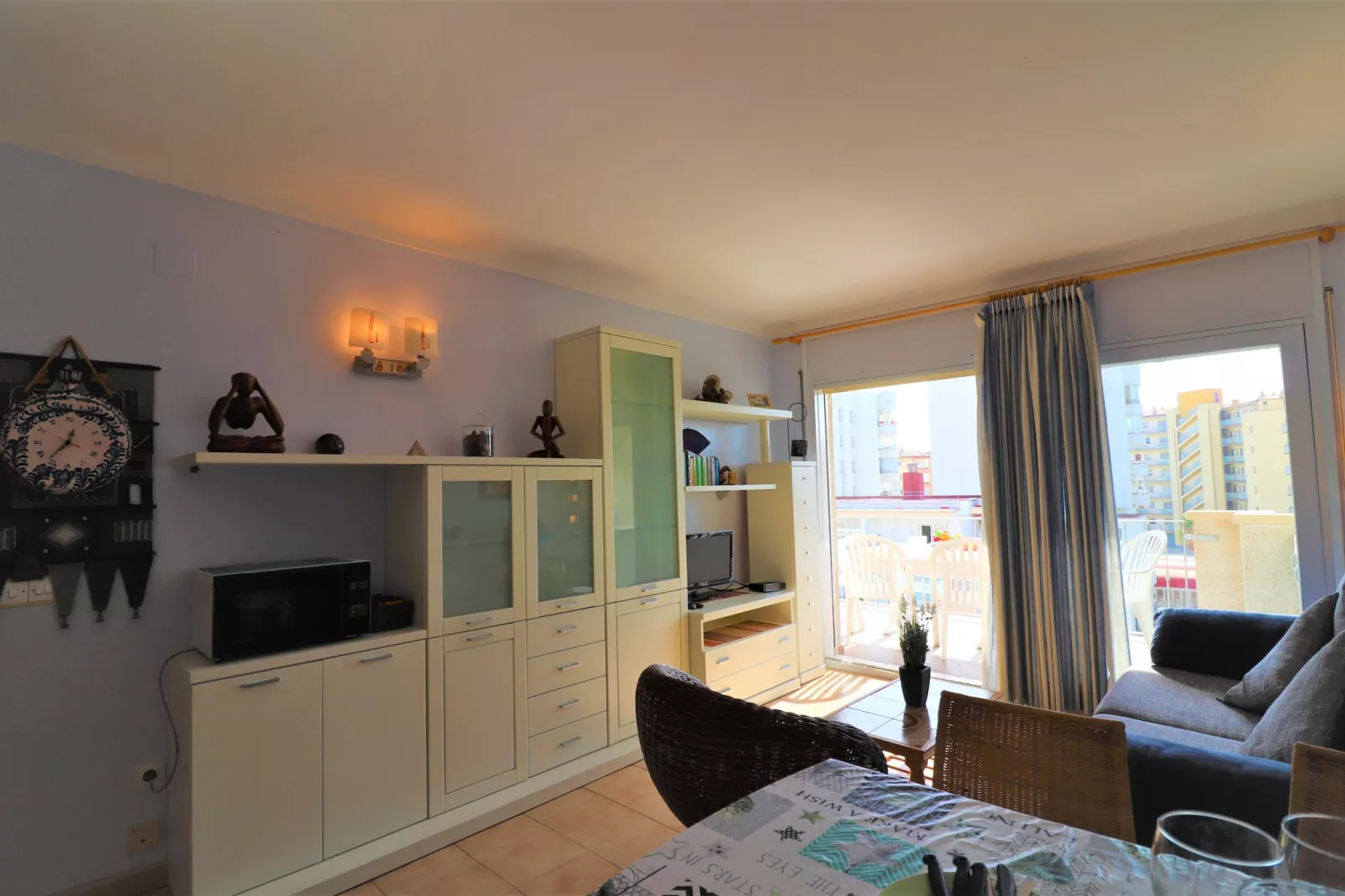DELTA 4 2 Roses-Woonkamer